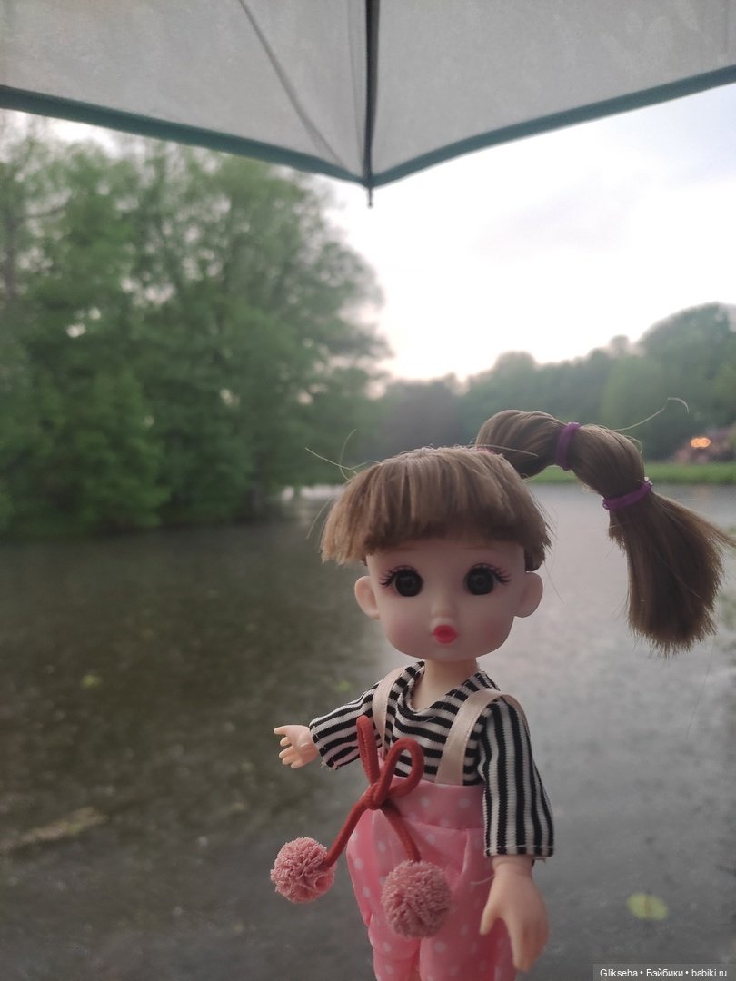 Как Ксюша в дождь гулять ходила