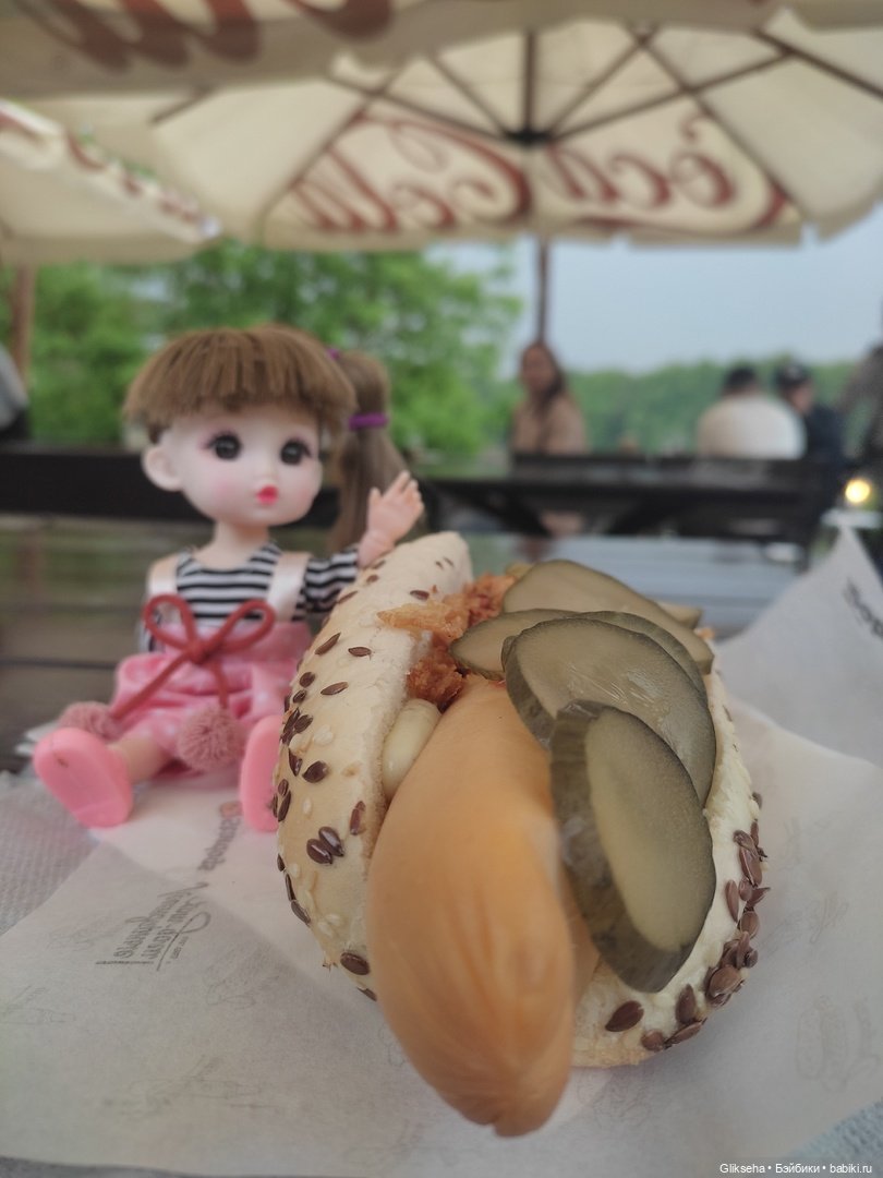 Как Ксюша в дождь гулять ходила