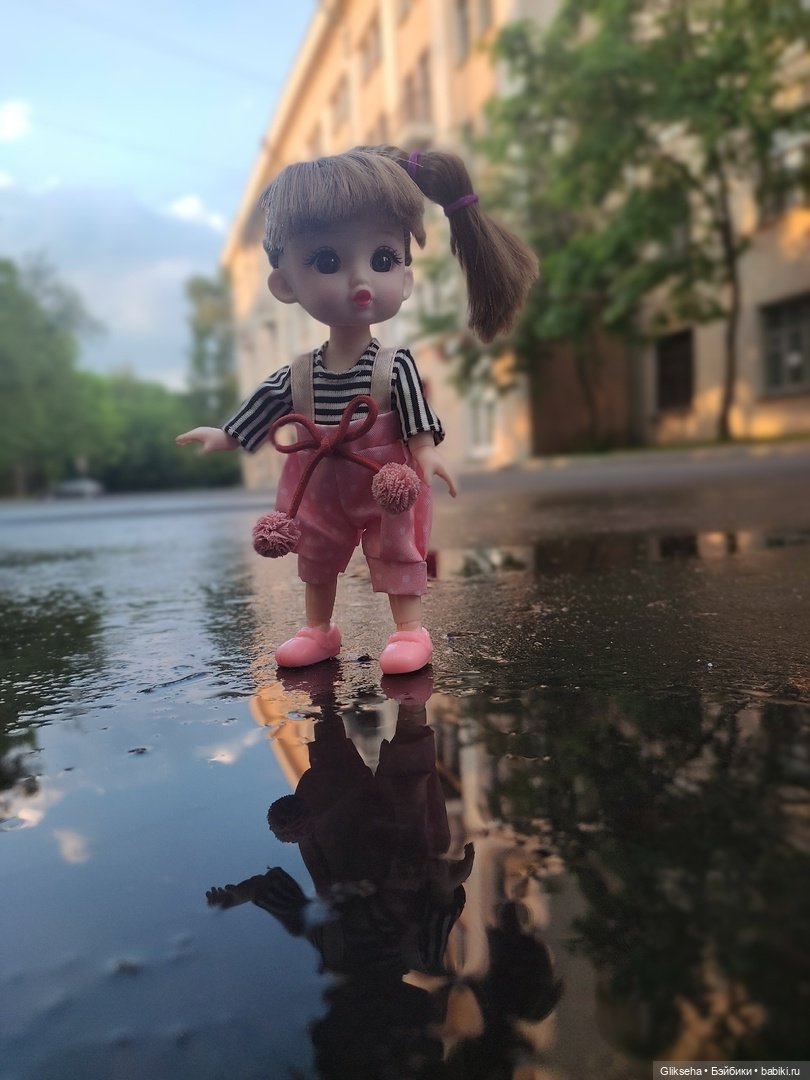 Как Ксюша в дождь гулять ходила