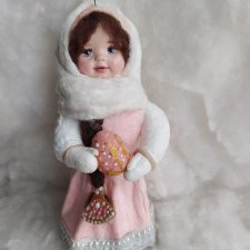 Ватная елочная игрушка девочка с яйцом Фаберже