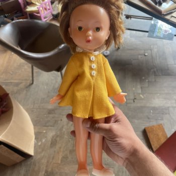 Может быть кто-то опознает девчушек?