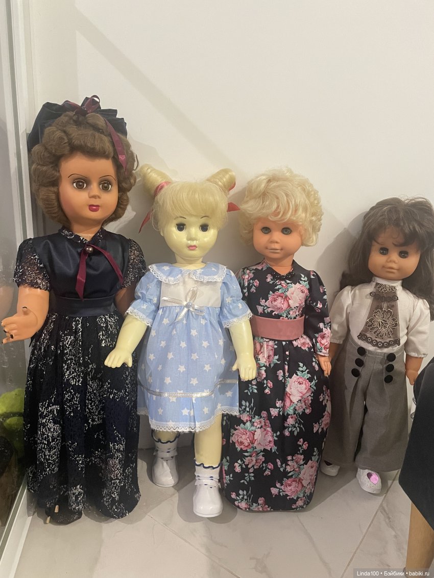 Пока Оля получилась такая. У меня не получается сделать ей румянец. Очень бледненькая девочка.