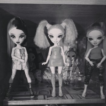 А тем временем Тенечки тоже готовили свои фото