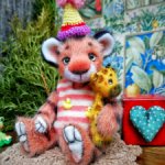 Тигр Яша и жирафа