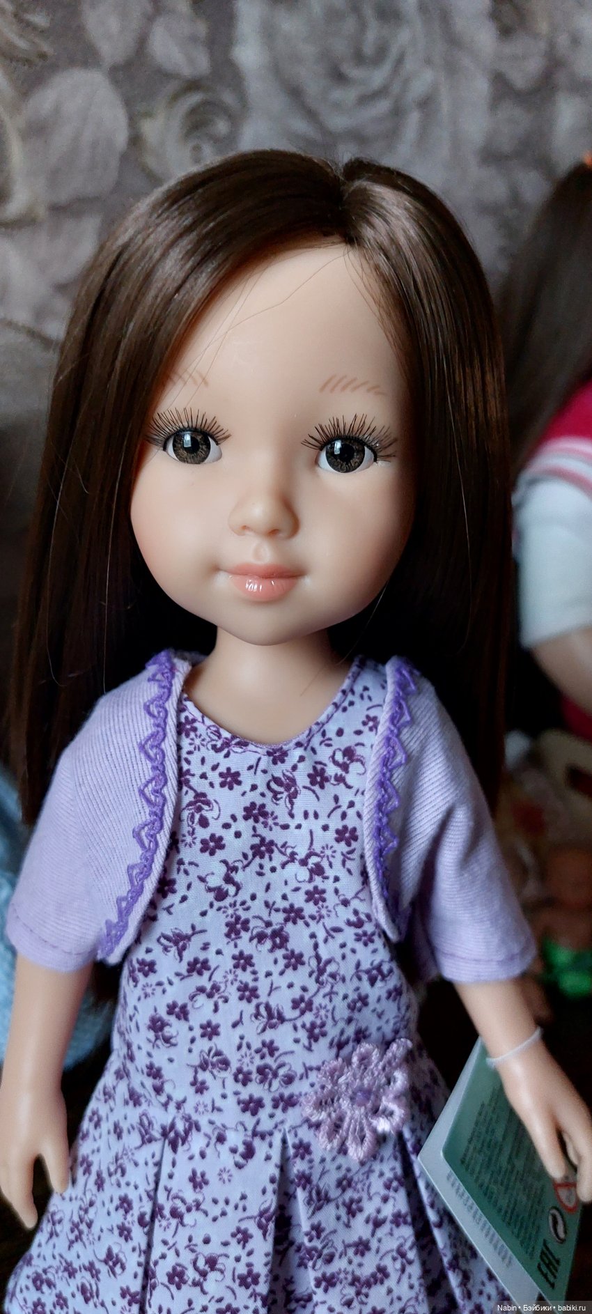 С фабричными ресницами