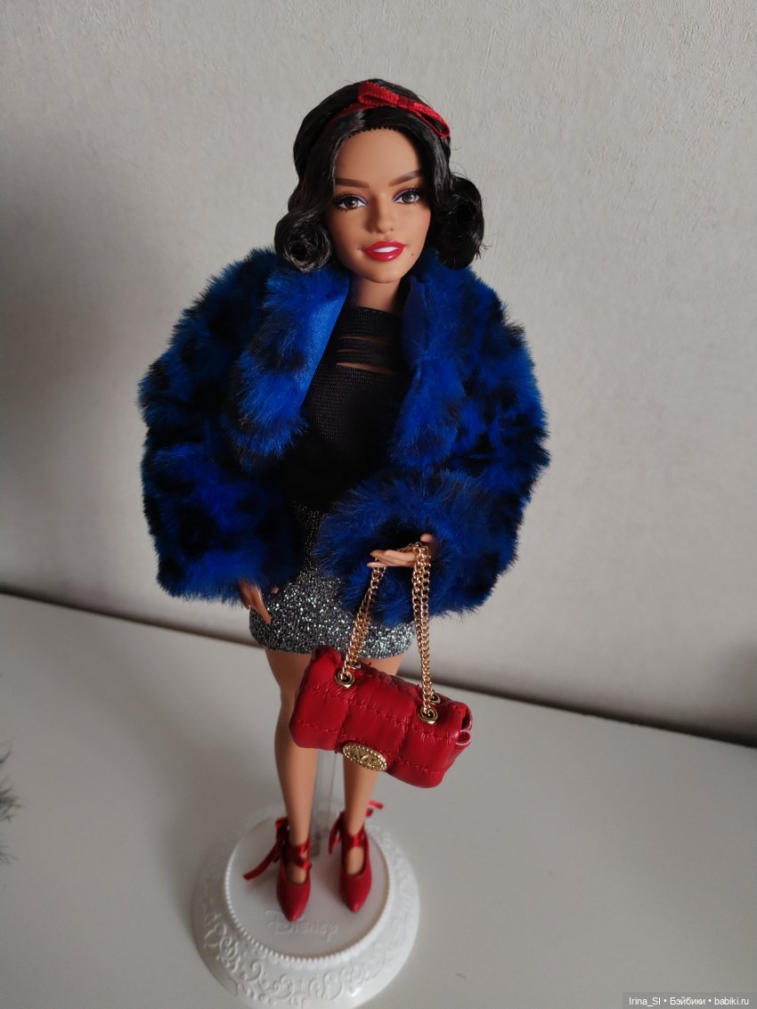 Обзор и распаковка Белоснежки по новому фильму