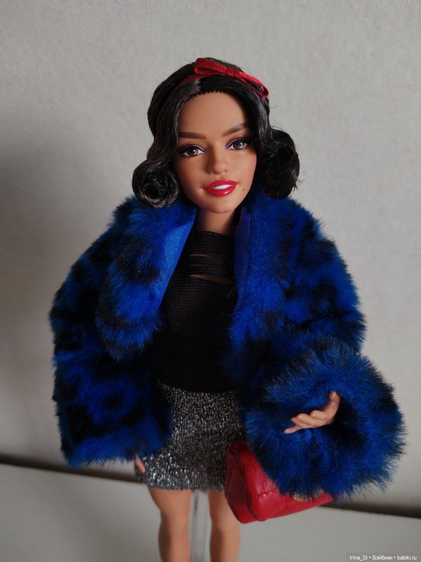 Обзор и распаковка Белоснежки по новому фильму