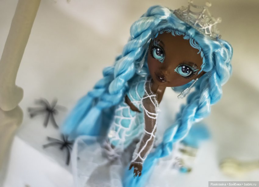 Паучишка моя, костюмная Robin Sterling Rainbow High (фото 8)