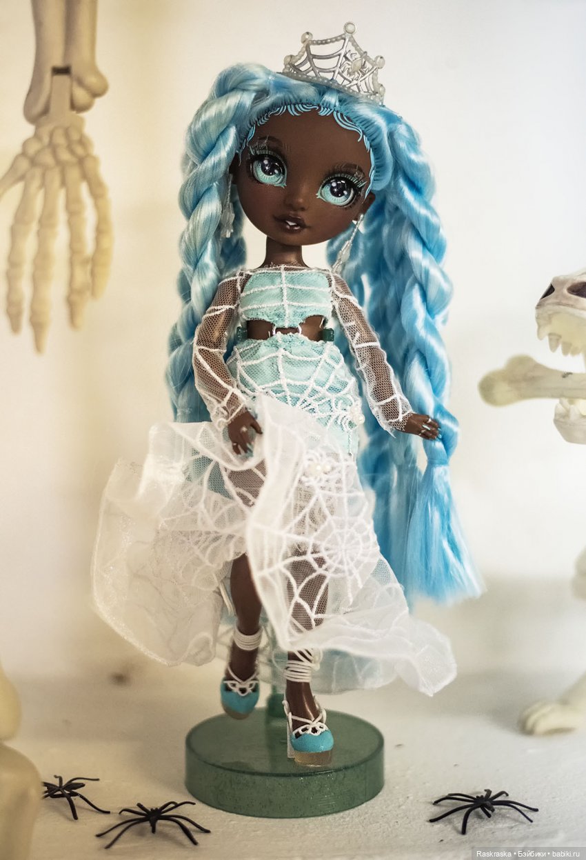 Паучишка моя, костюмная Robin Sterling Rainbow High (фото 9)