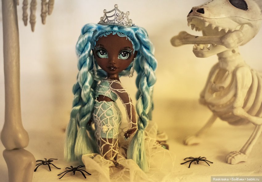 Паучишка моя, костюмная Robin Sterling Rainbow High (фото 7)