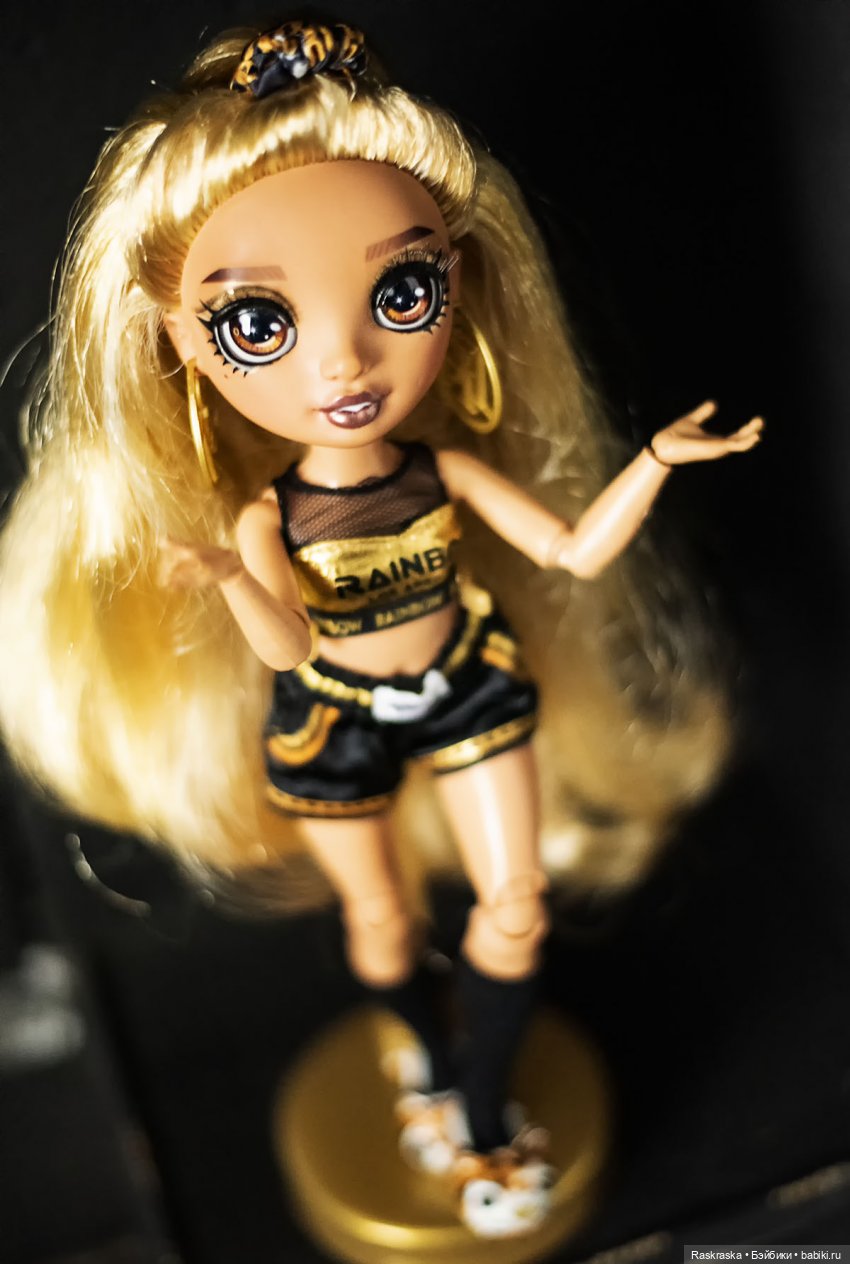 Marisa Golding Rainbow High. Поселилась еще одна радужная пижамка