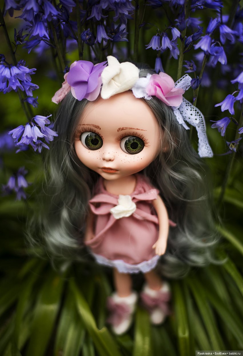 Большеглазая девочка Margaret Frost - The Biggers которая очень рада весне