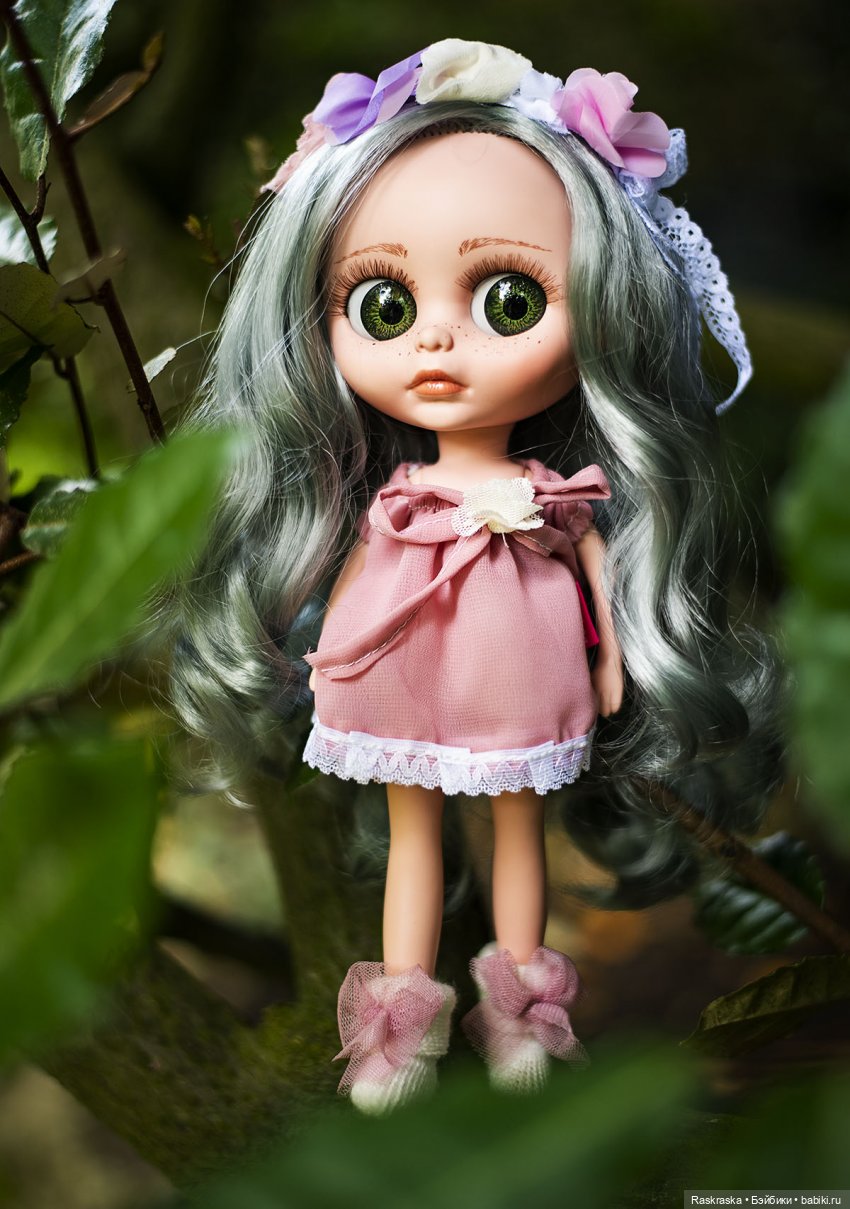 Большеглазая девочка Margaret Frost - The Biggers которая очень рада весне