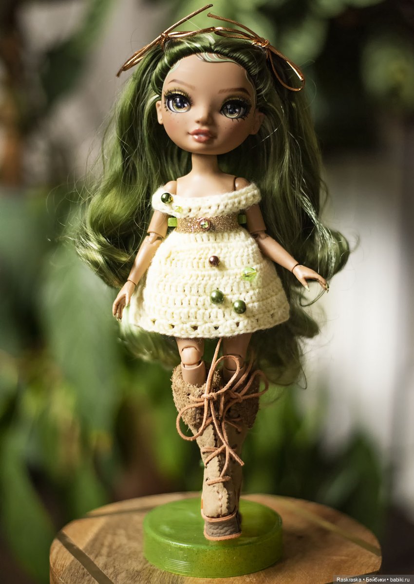 Доделала наряд для Оливушки, и Симона в Оливкиной юбчонке