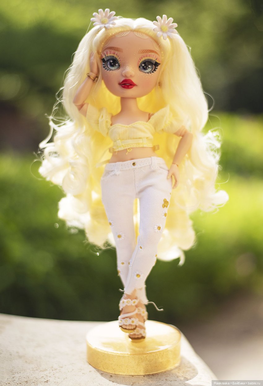 Ромашечка моя неожиданная Delilah Fields Rainbow High