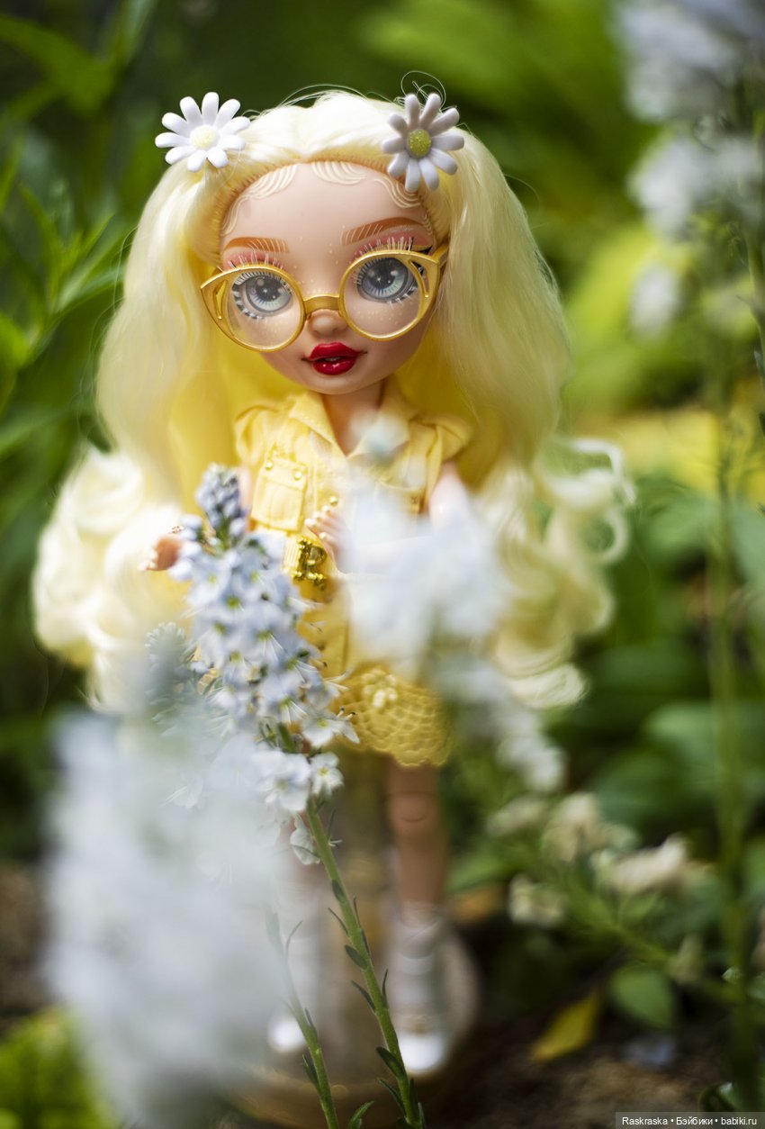 Ромашечка моя неожиданная Delilah Fields Rainbow High (фото 3)