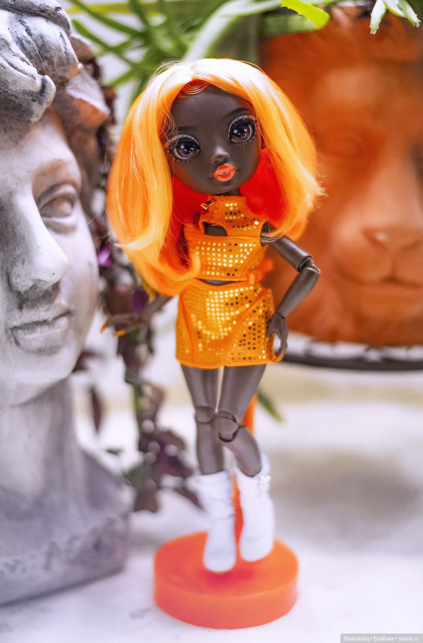 Подиумная Поппи Ну классная же - потому и поселилась Poppy Rowan Runway Series Rainbow High