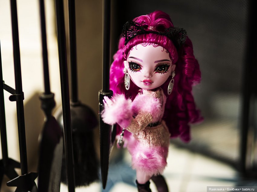 Lola Wilde Shadow High - карнавальная дикая кошечка (фото 9)