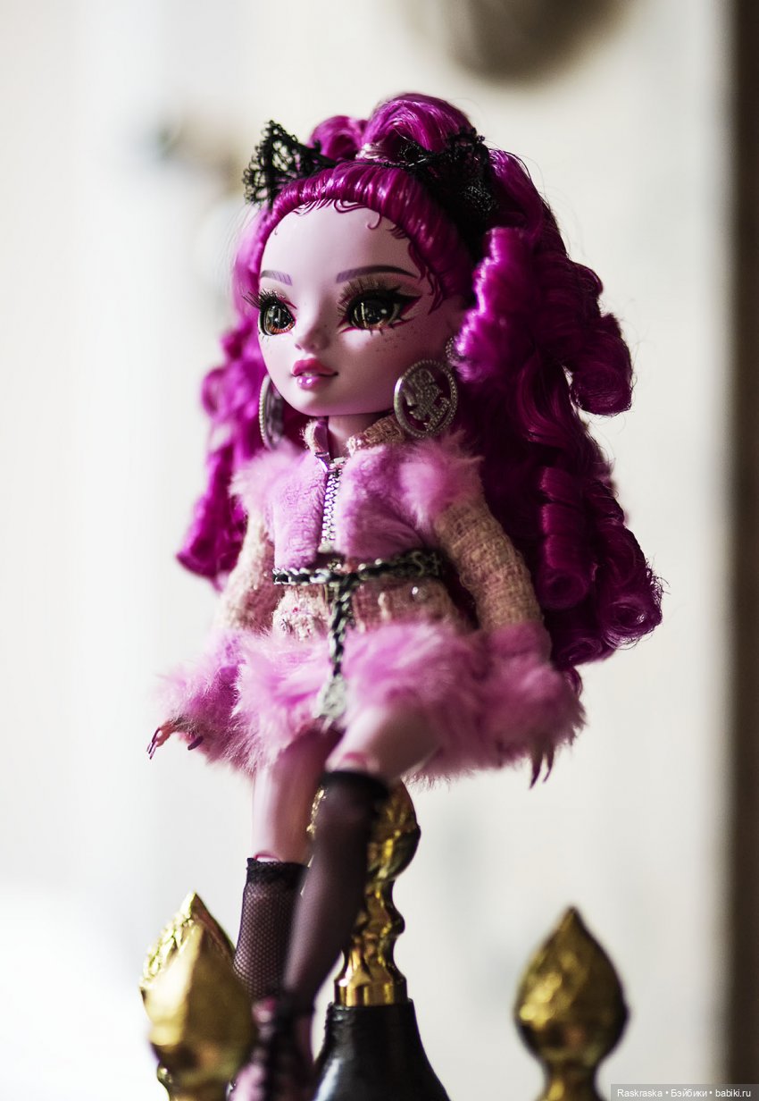 Lola Wilde Shadow High - карнавальная дикая кошечка