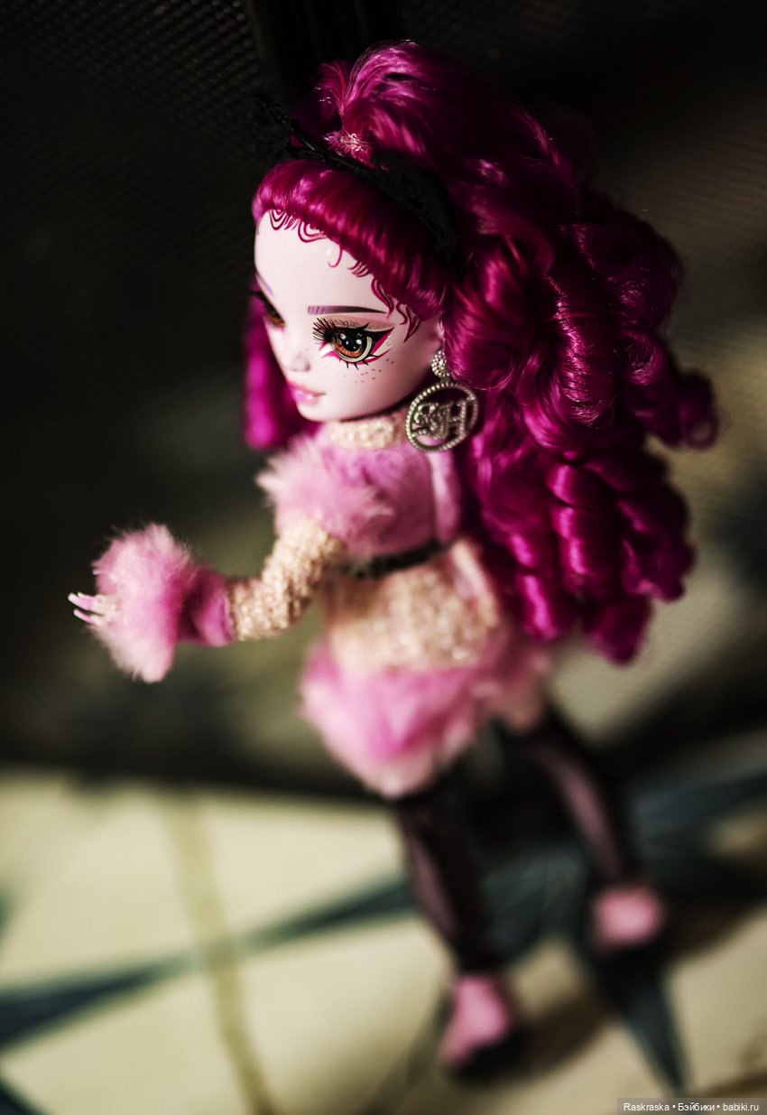 Lola Wilde Shadow High - карнавальная дикая кошечка (фото 8)