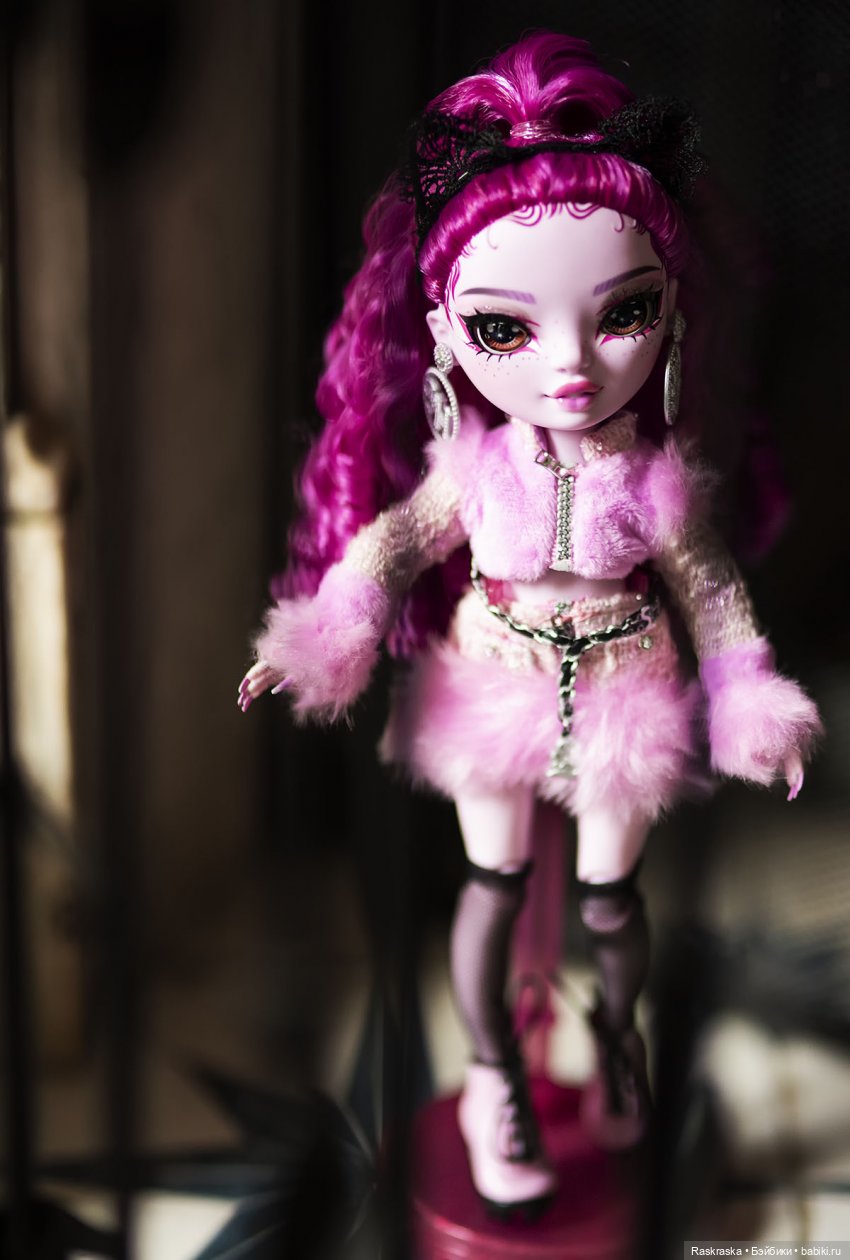 Lola Wilde Shadow High - карнавальная дикая кошечка (фото 5)