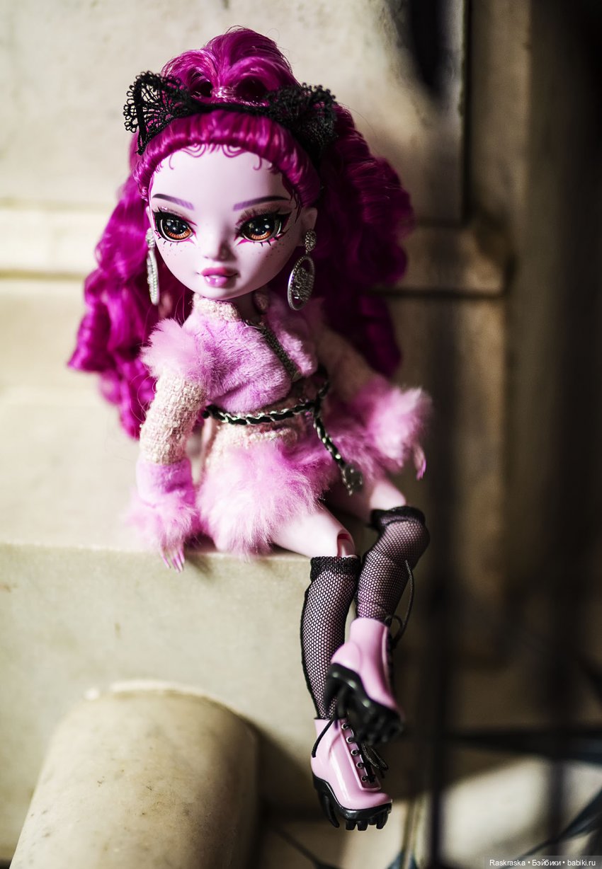 Lola Wilde Shadow High - карнавальная дикая кошечка (фото 10)