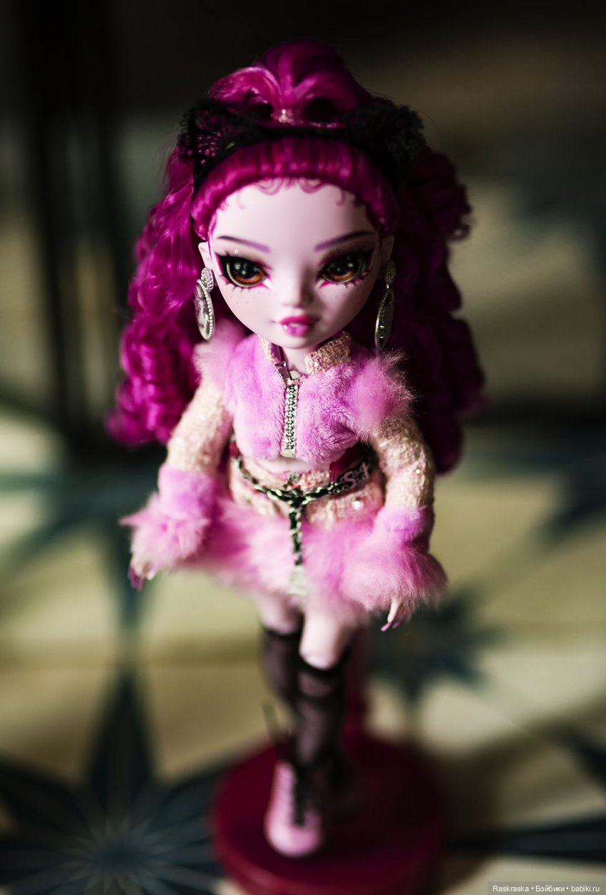 Lola Wilde Shadow High - карнавальная дикая кошечка (фото 7)