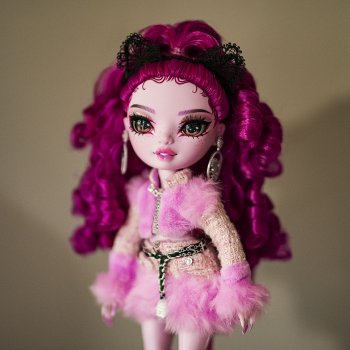 Lola Wilde Shadow High - карнавальная дикая кошечка