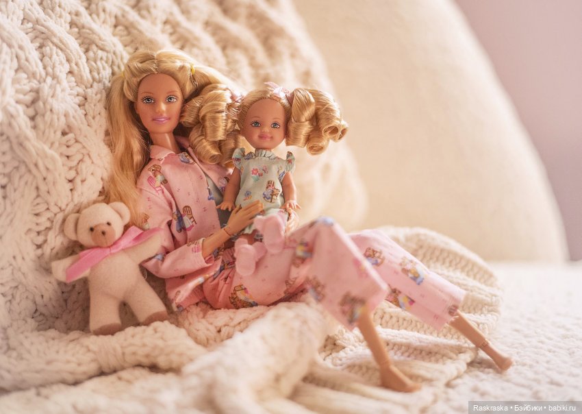 Сказки на ночь - Барби и одна из самых красивых Келли в одном наборе (фото 10)