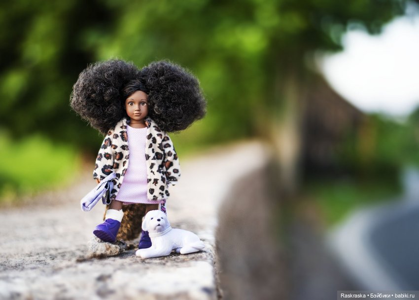 Малышки Лори, их собаки и мотоцикл (фото 8)