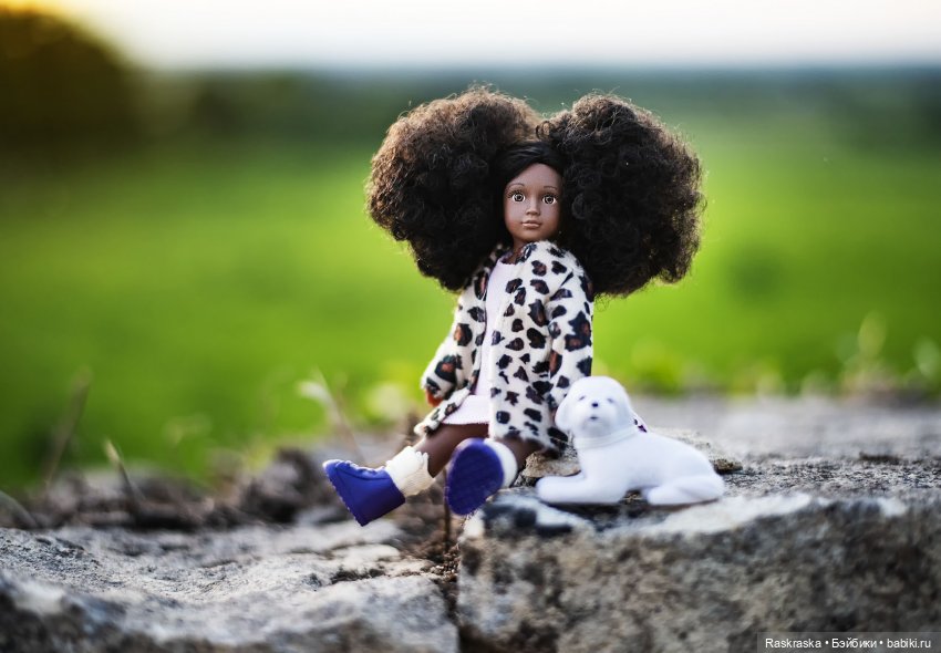 Малышки Лори, их собаки и мотоцикл (фото 10)