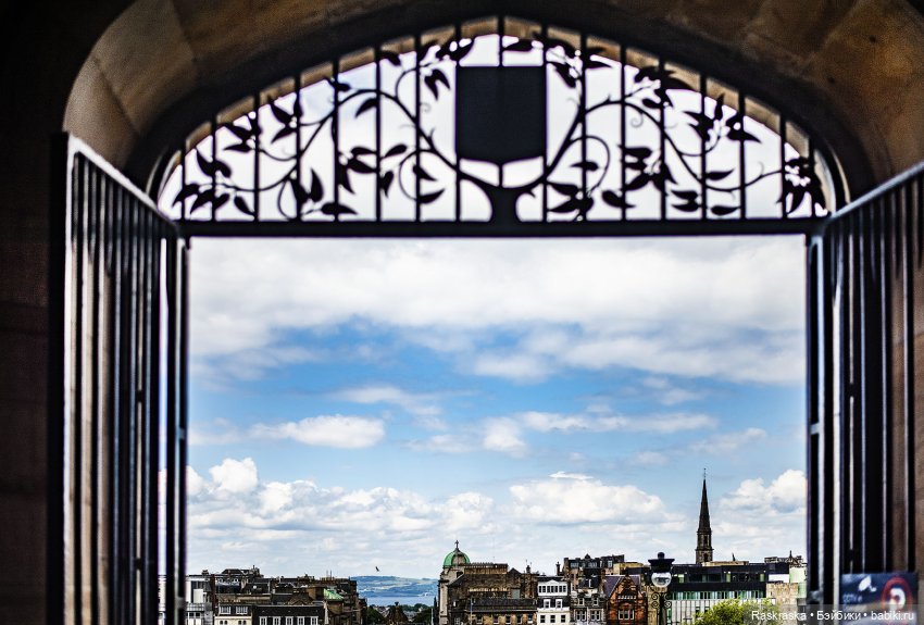 Принцесса Всея Исландии Хельга посетила Эдинбург (многобуквие и многофоточье)