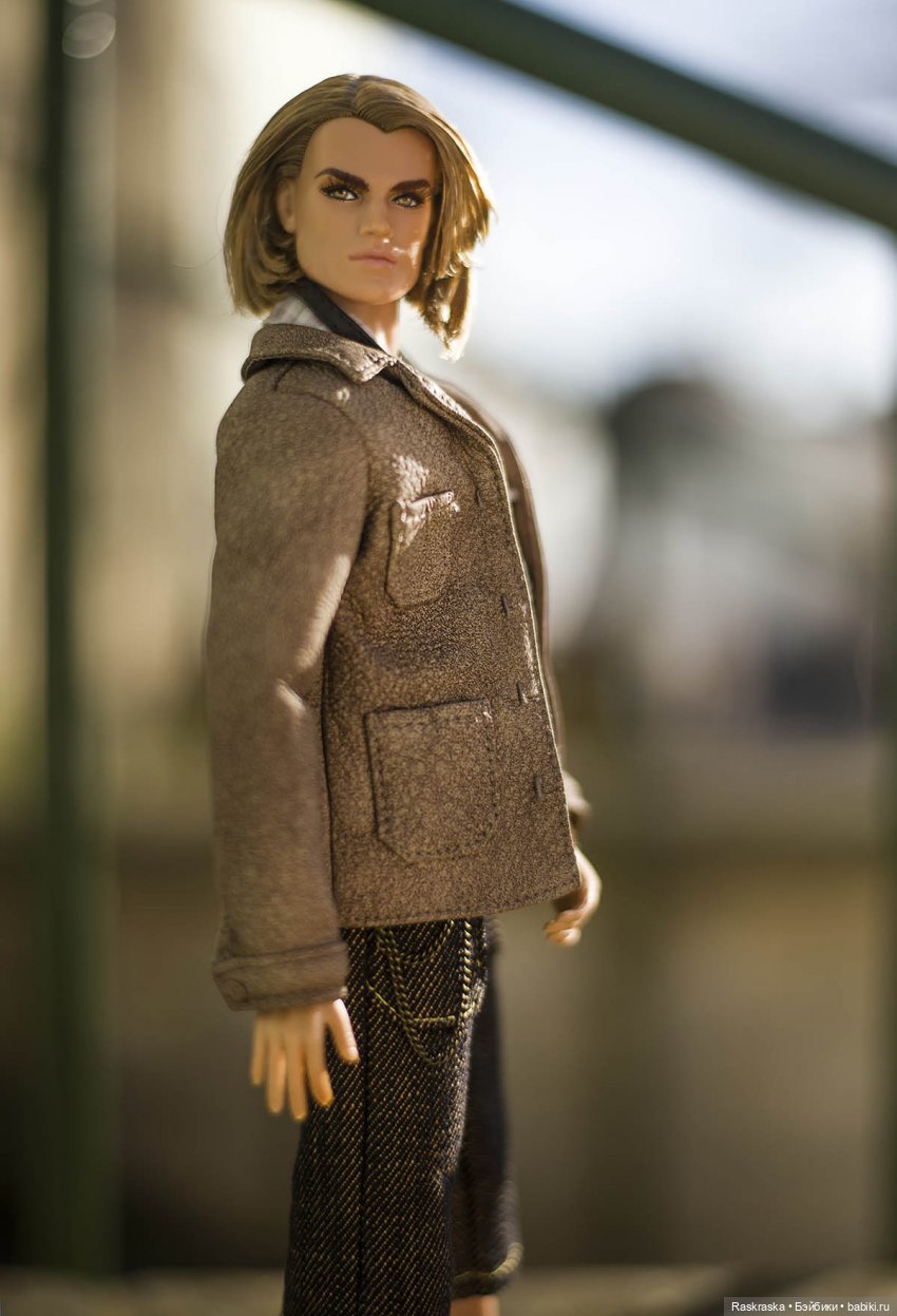 Noah Faraday Back To New York - вывела на улицу для пробных фото:)