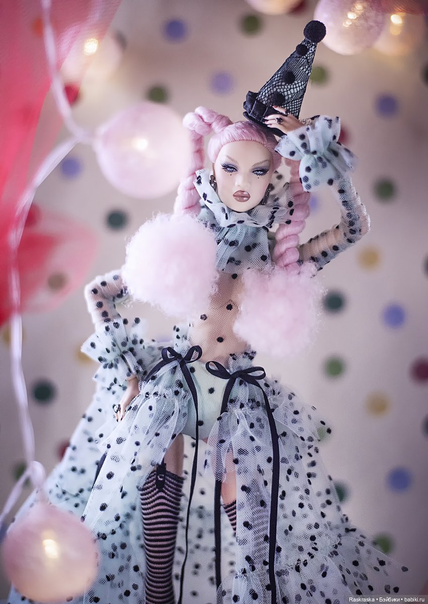 Clownesque Nadja Rhymes - распаковалась и сфотографировалась:):)📸