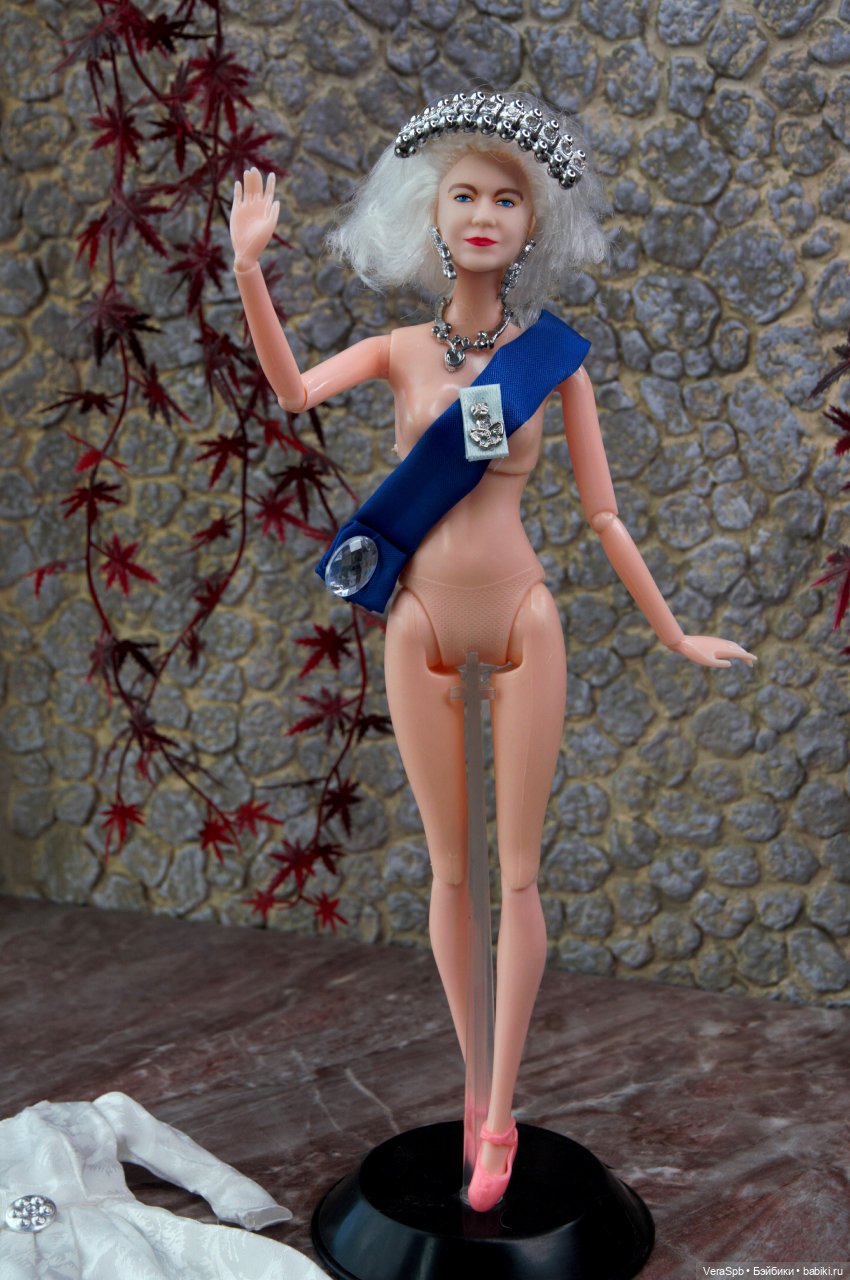 Королевский стриптиз с разоблачением (фото 8)