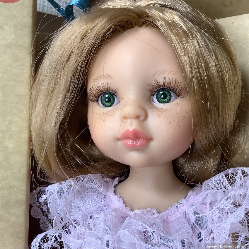 Мини-обзор куклы Ноэлия Noelia 32 cm | Бэйбики Мини-обзор куклы Ноэлия Noelia 32 cm (фото 9)