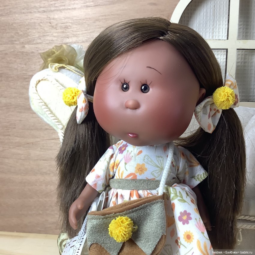 Little Mia 23 cm. Розовые кудряшки, коричневые девочка и мальчик (фото 7)
