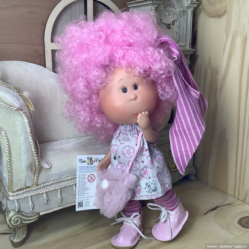 Little Mia 23 cm. Розовые кудряшки, коричневые девочка и мальчик (фото 10)