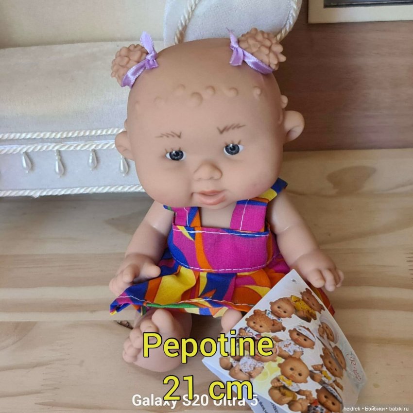 Этикетка Роза Тойз — штамп на шее Марина и Пау, высота куклы 21 см