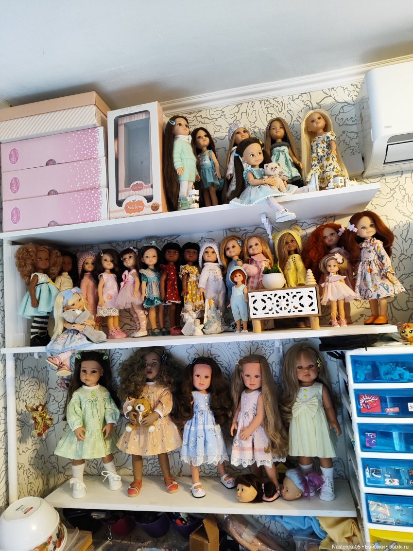 Перестановка, мало места — Коллекции игровых кукол (Playline): фото полок (фото 3)