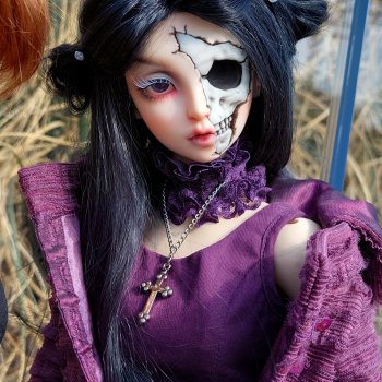 Хель и подруга