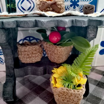 Столик из массива дерева