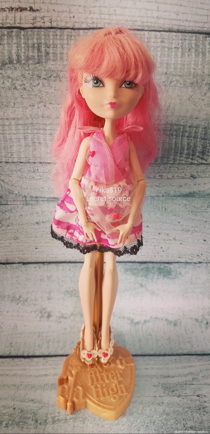 Куколки с розовыми и красными волосами (фото 7)