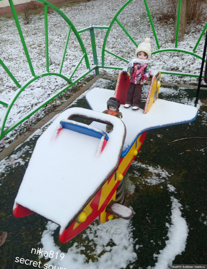 Женя и Русланчик на детской площадке (фото 9)