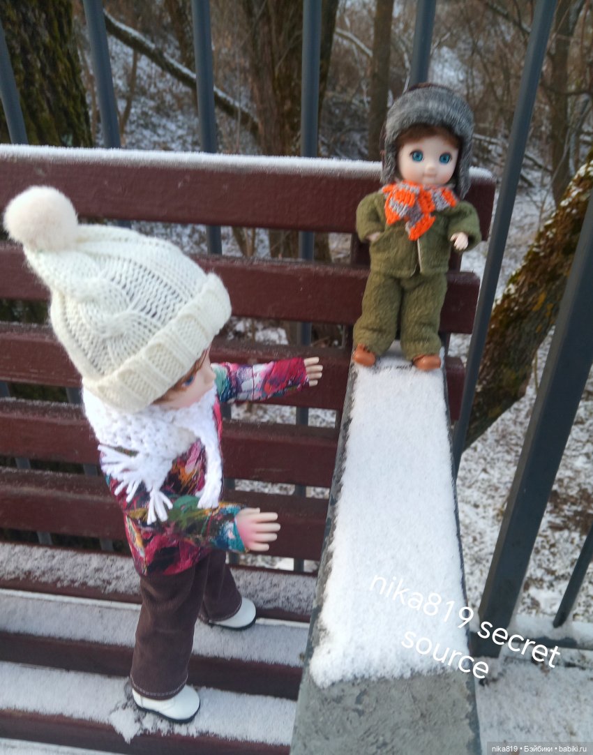 Женя и Русланчик на детской площадке