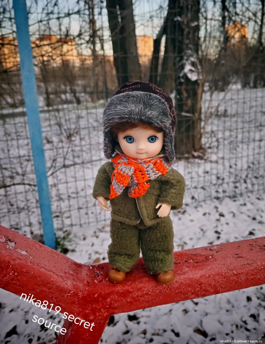 Женя и Русланчик на детской площадке (фото 2)