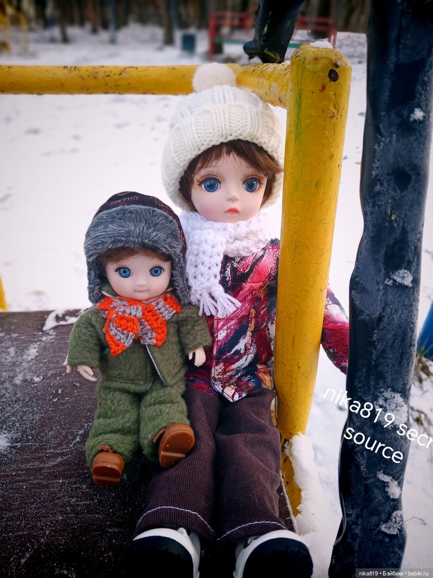 Женя и Русланчик на детской площадке (фото 4)