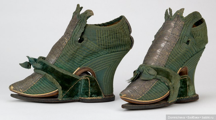 Детские ботинки