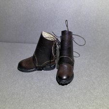 Необычная обувь для Томми