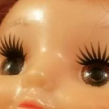 Глаза пластмассовой куклы Оли Кругозор